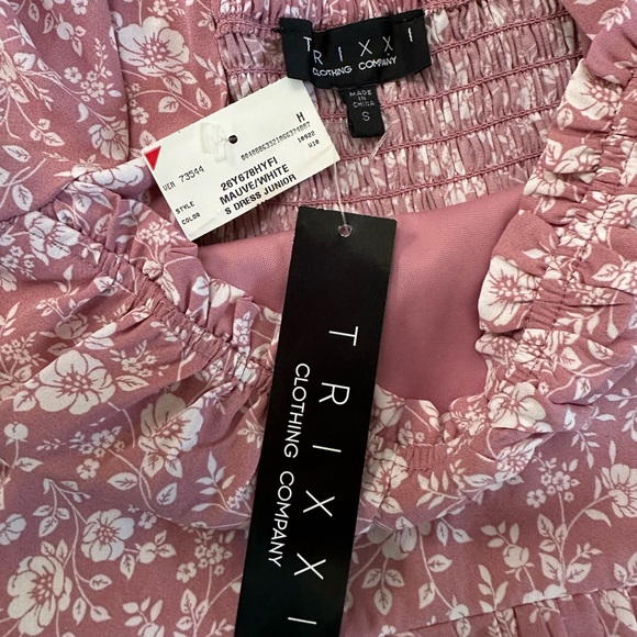 Trixxi Floral Smocked Sleeve Mini Dress Size Small - Picture 16 of 16